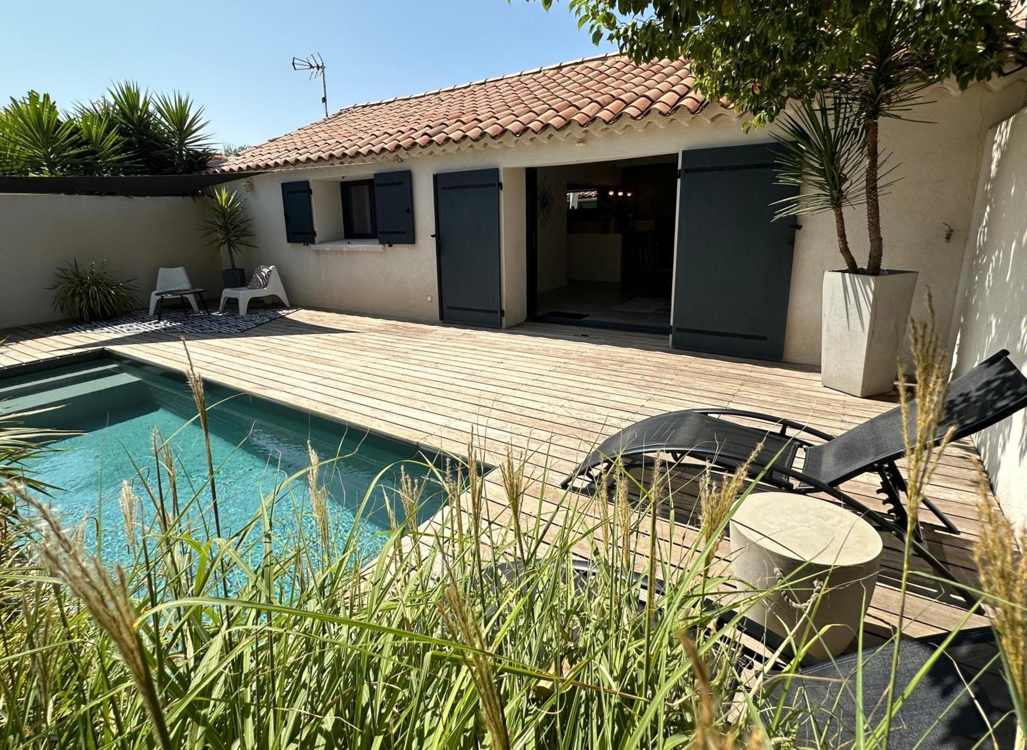 Maison Contemporaine Avec Piscine Privee Chauffee, Entre Plages Et Provence, Borne 11 Kw Istres Exterior photo