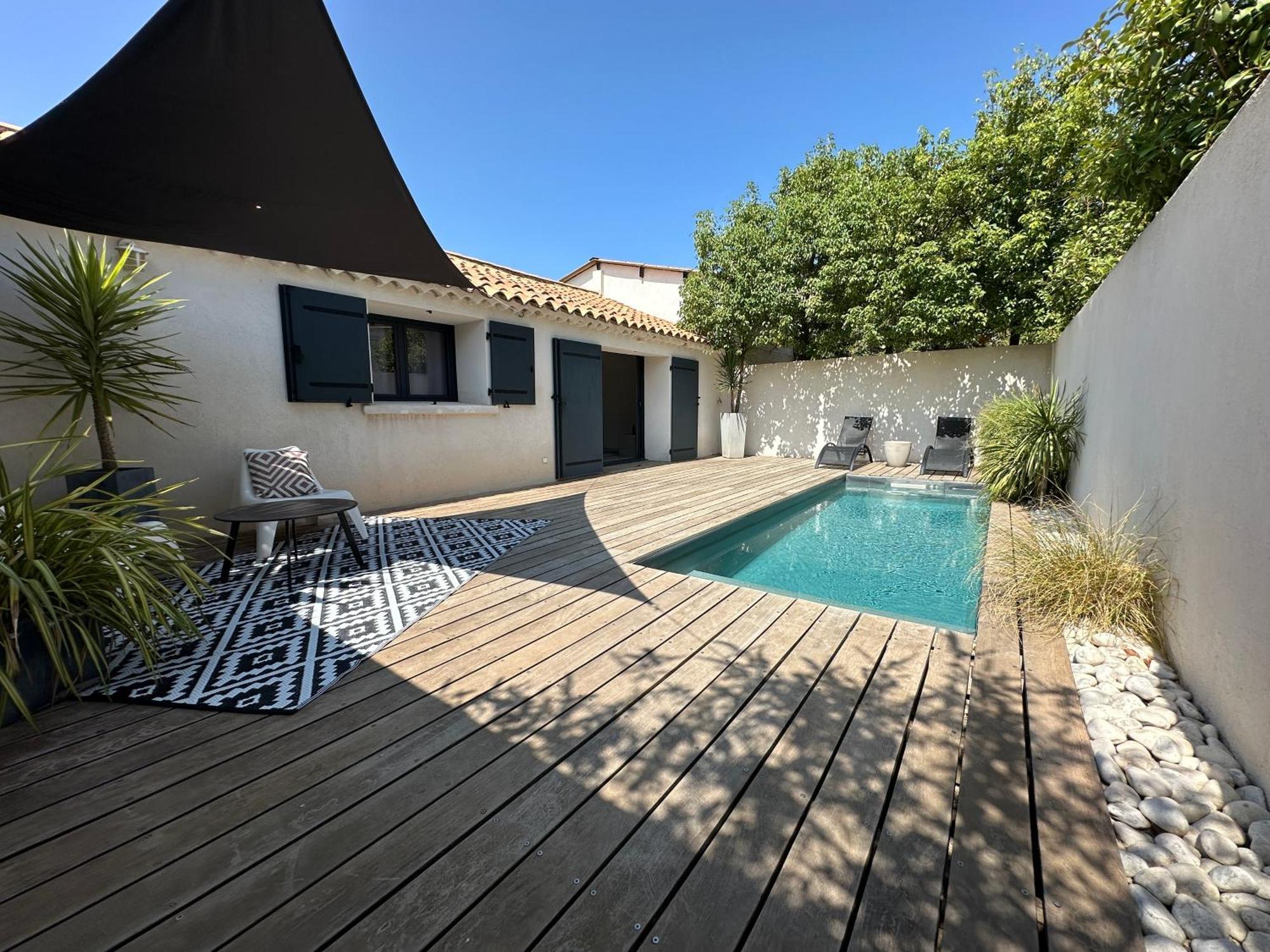 Maison Contemporaine Avec Piscine Privee Chauffee, Entre Plages Et Provence, Borne 11 Kw Istres Exterior photo